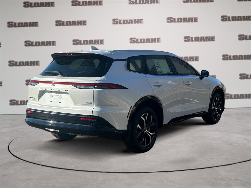 2025 Toyota CROWN SIGNIA XLE