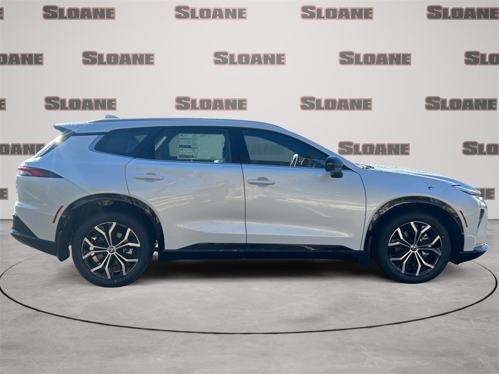 2025 Toyota CROWN SIGNIA XLE