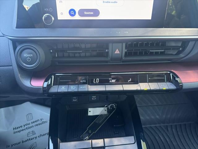 2024 Toyota Prius Prime SE