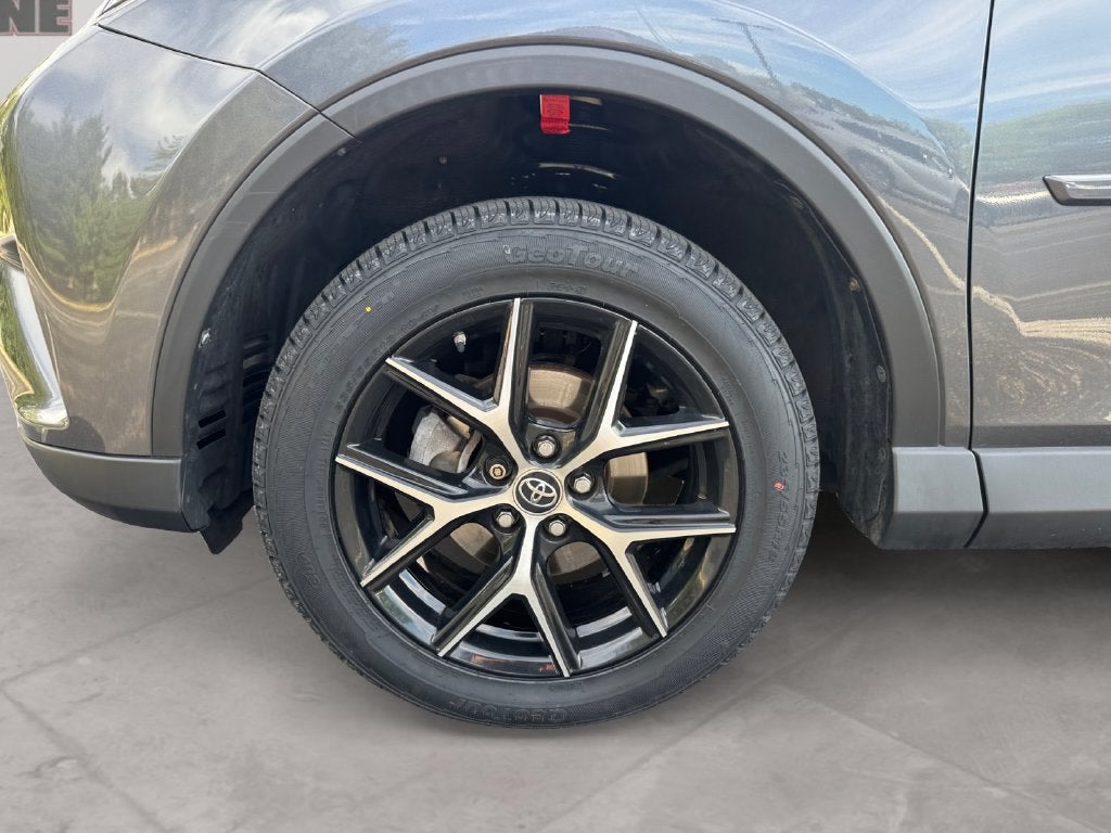 2018 Toyota RAV4 Hybrid SE