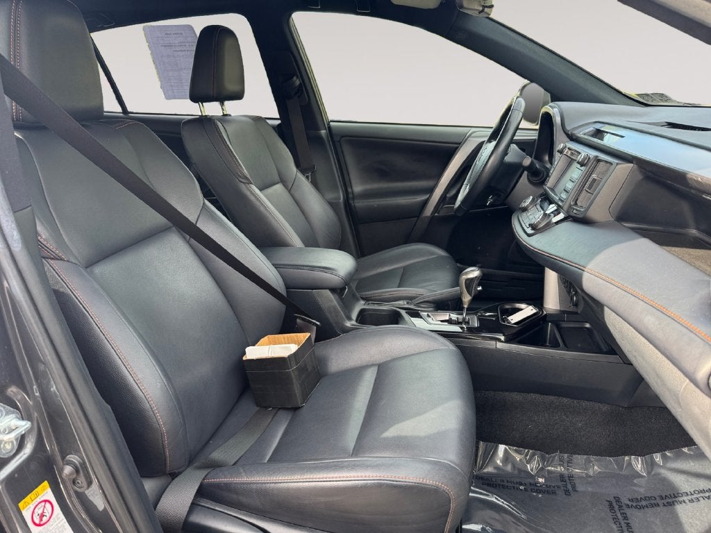 2018 Toyota RAV4 Hybrid SE