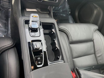 2025 Volvo XC90 B6 Ultra 2025.5