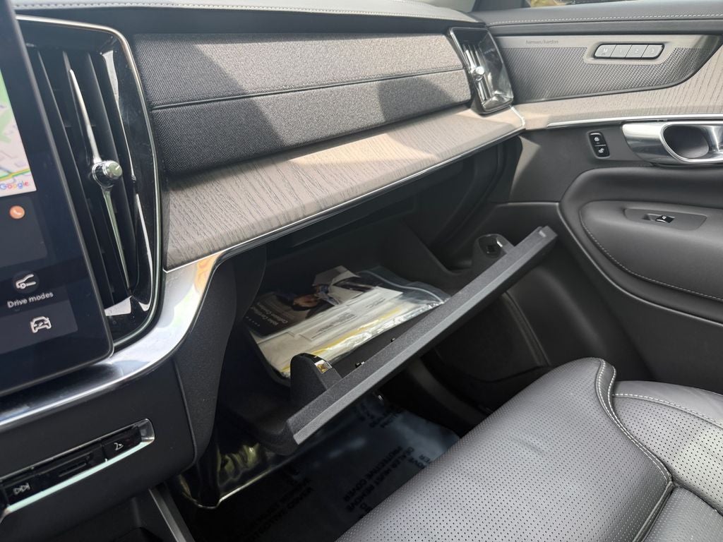 2025 Volvo XC90 B6 Ultra 2025.5