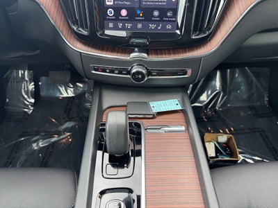 2024 Volvo XC60 B5 Plus Dark Theme
