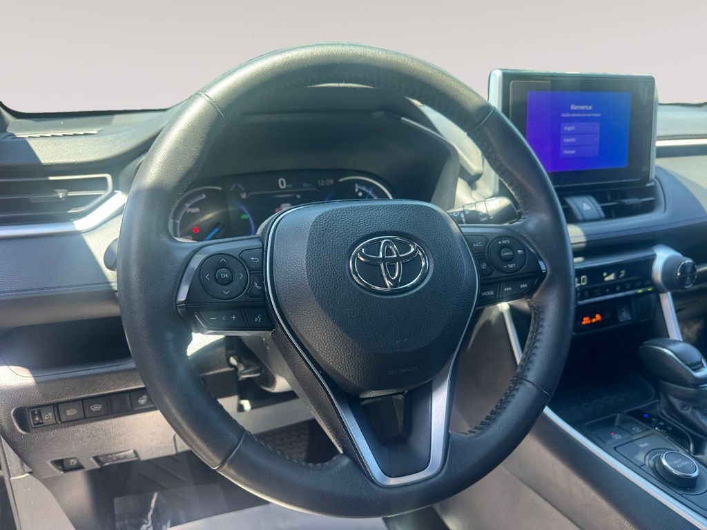 2023 Toyota RAV4 Hybrid SE