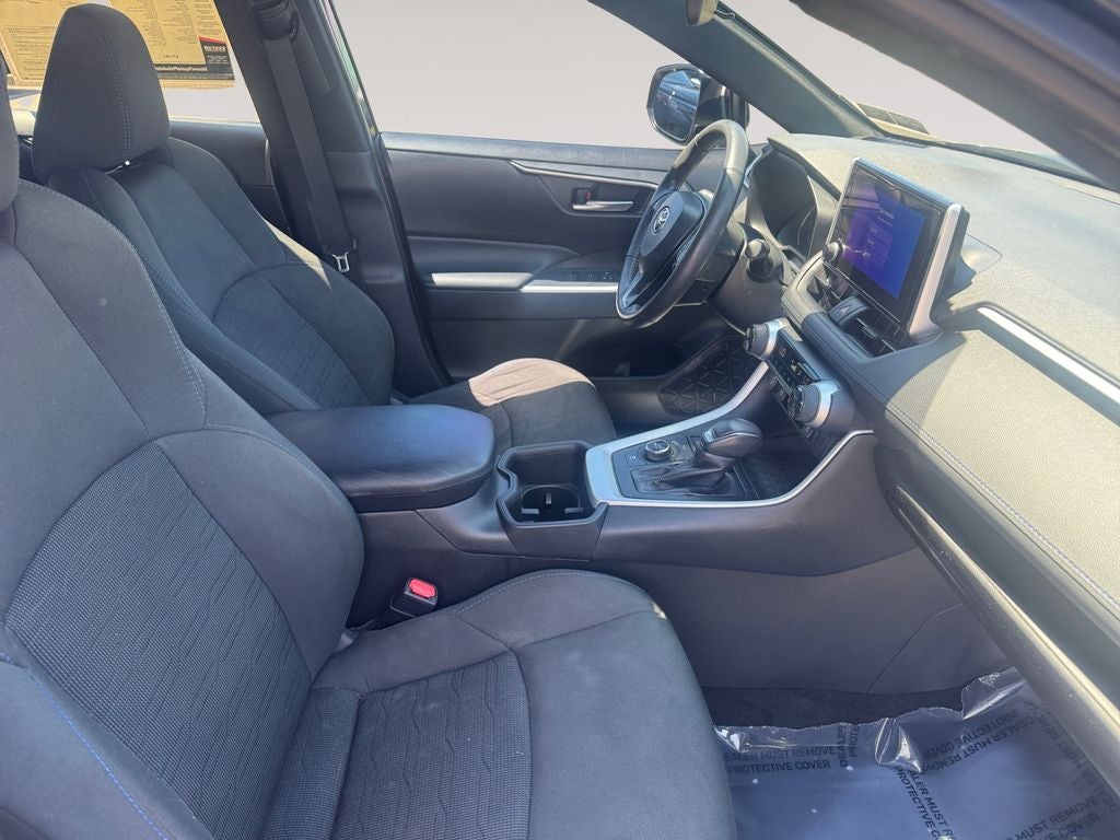 2023 Toyota RAV4 Hybrid SE