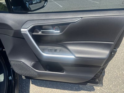 2023 Toyota RAV4 Hybrid SE