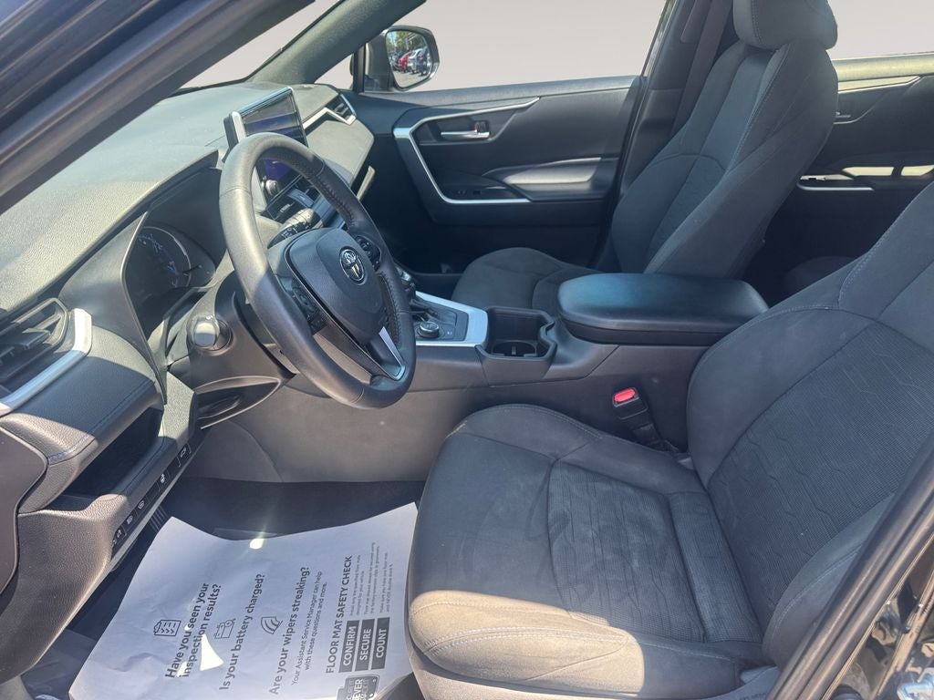 2023 Toyota RAV4 Hybrid SE