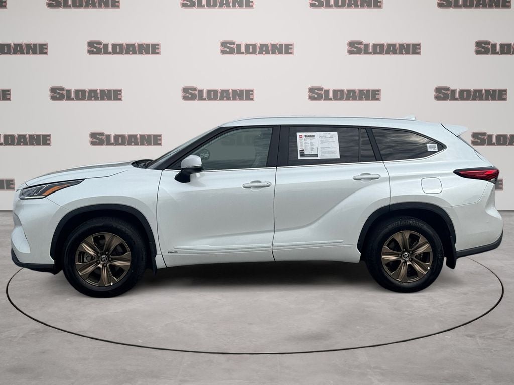 2023 Toyota Highlander Hybrid Bronze Edition