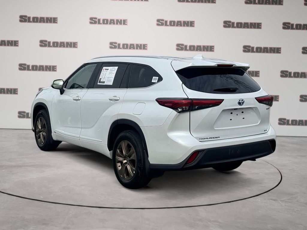 2023 Toyota Highlander Hybrid Bronze Edition