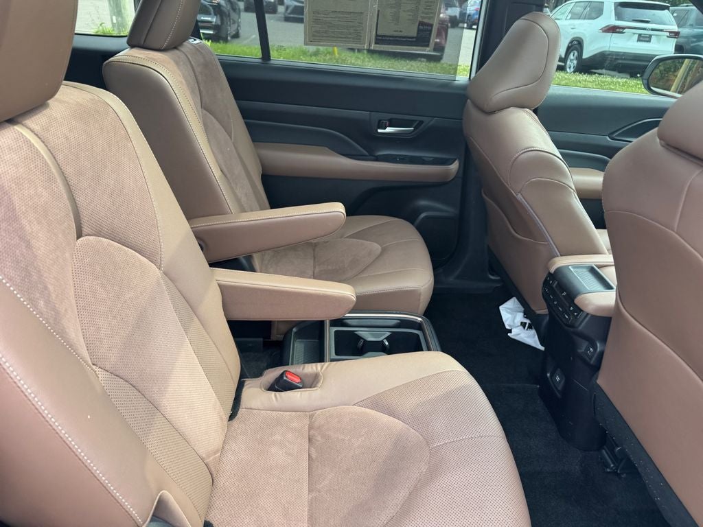 2025 Toyota Grand Highlander Hybrid MAX Platinum