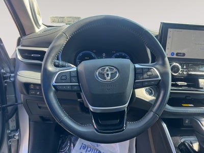2024 Toyota Highlander Hybrid Platinum