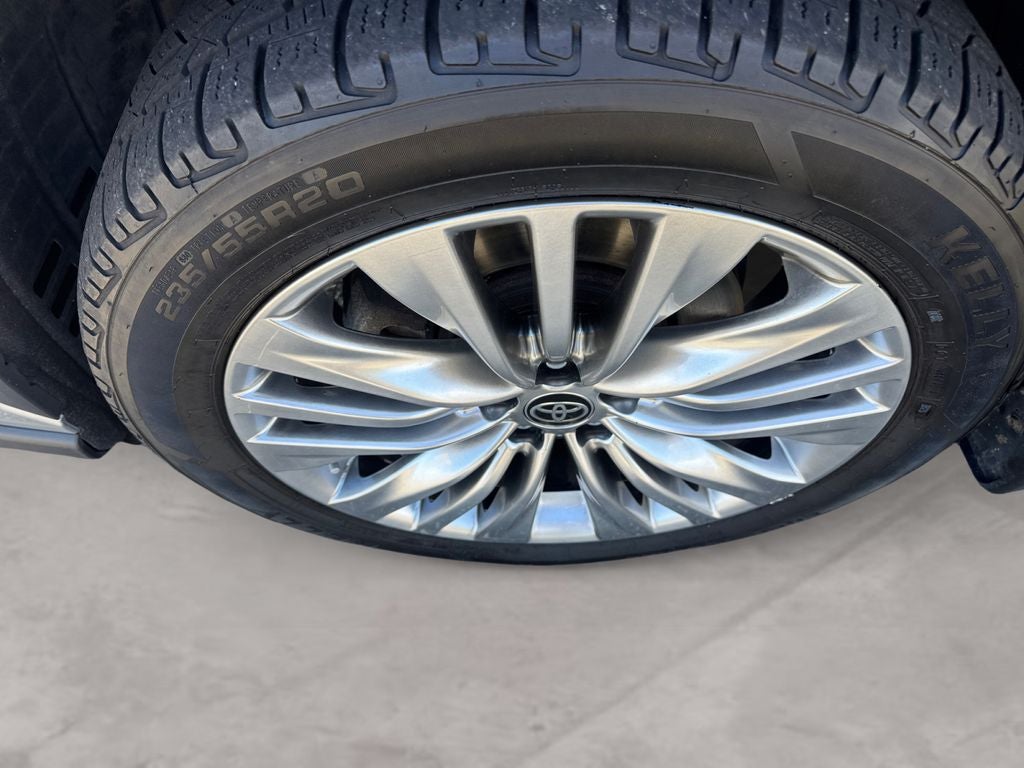 2024 Toyota Highlander Hybrid Platinum