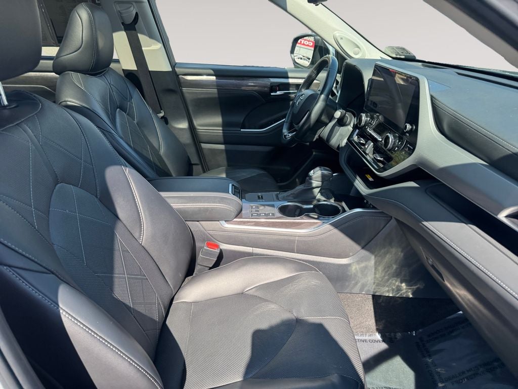 2024 Toyota Highlander Hybrid Platinum