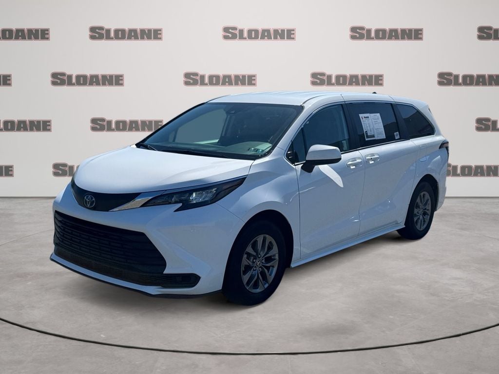 2024 Toyota Sienna LE 8 Passenger