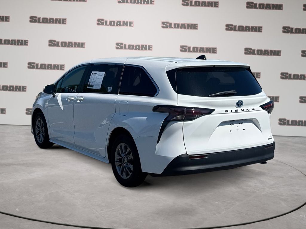 2024 Toyota Sienna LE 8 Passenger