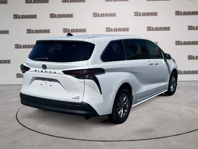 2024 Toyota Sienna LE 8 Passenger