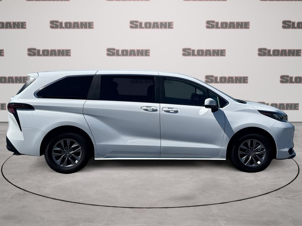 2024 Toyota Sienna LE 8 Passenger