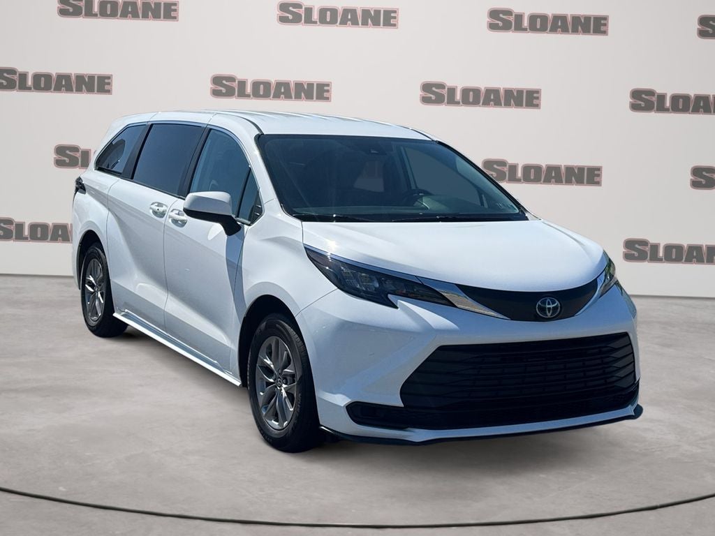 2024 Toyota Sienna LE 8 Passenger