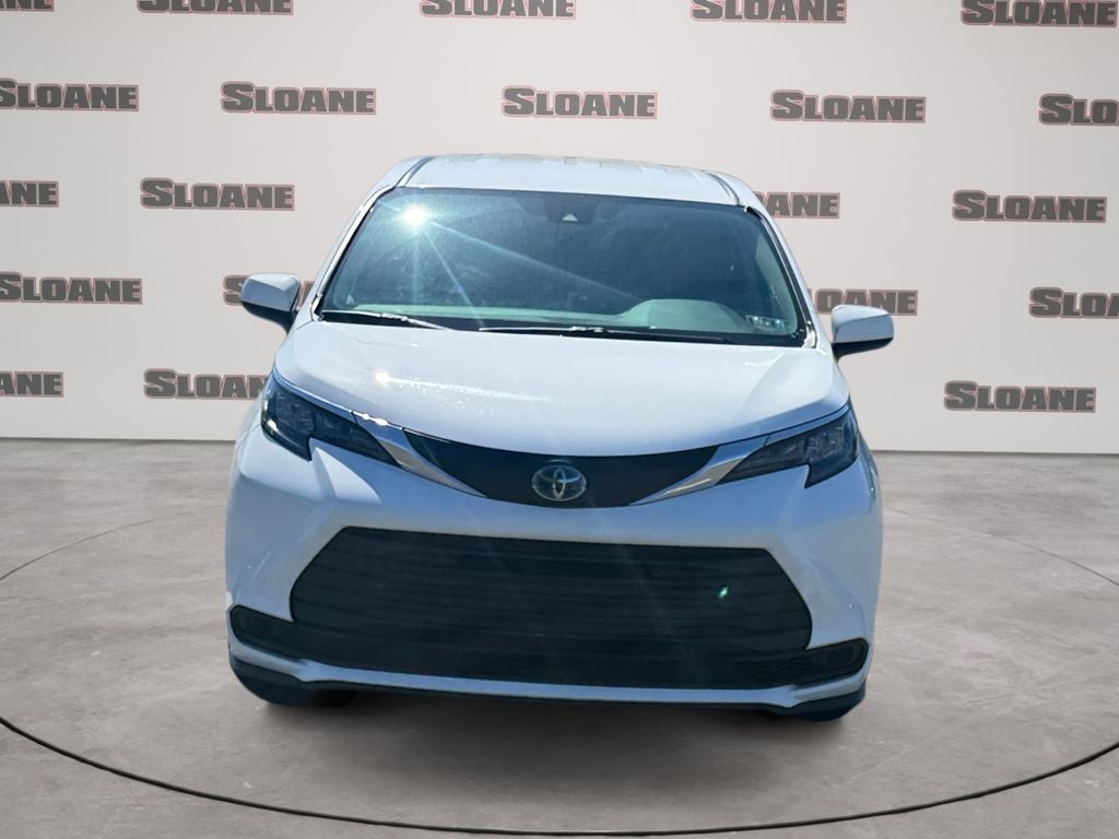 2024 Toyota Sienna LE 8 Passenger