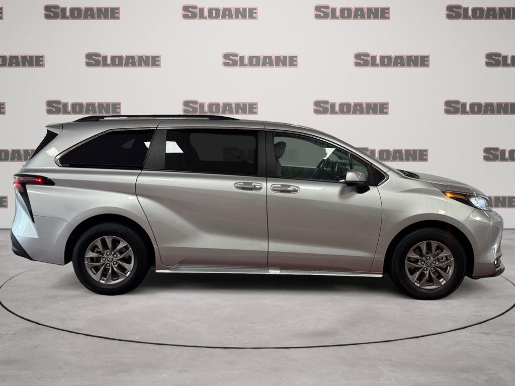 2025 Toyota Sienna XLE 8 Passenger