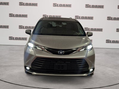 2025 Toyota Sienna XLE 8 Passenger