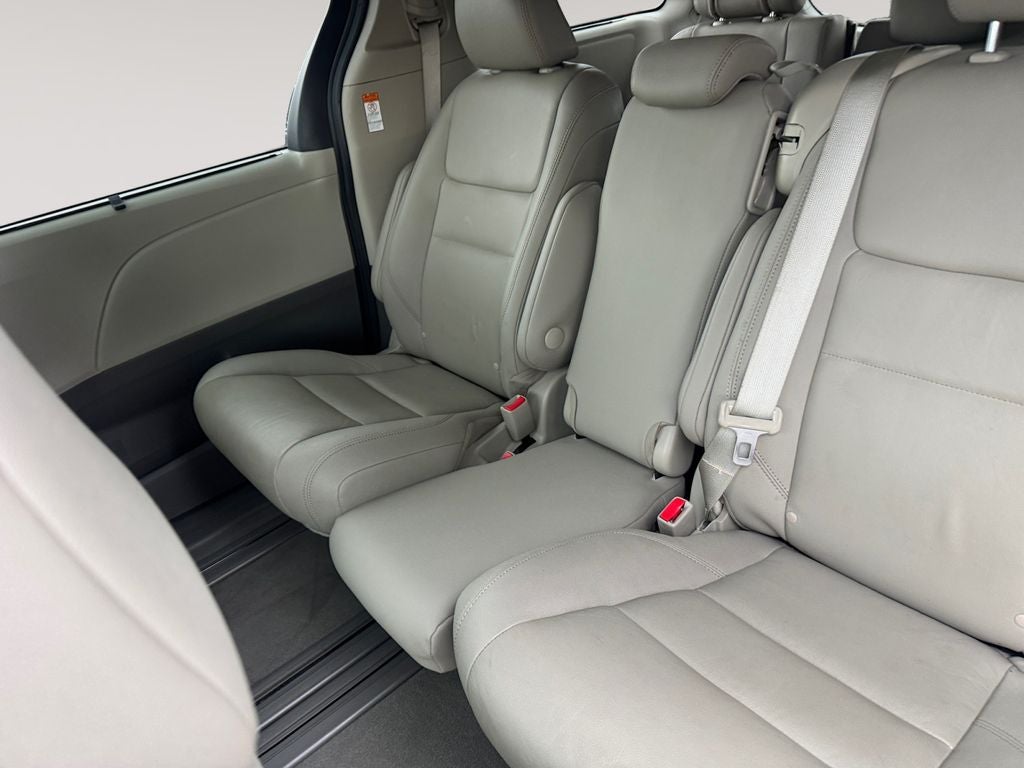 2020 Toyota Sienna XLE 8 Passenger