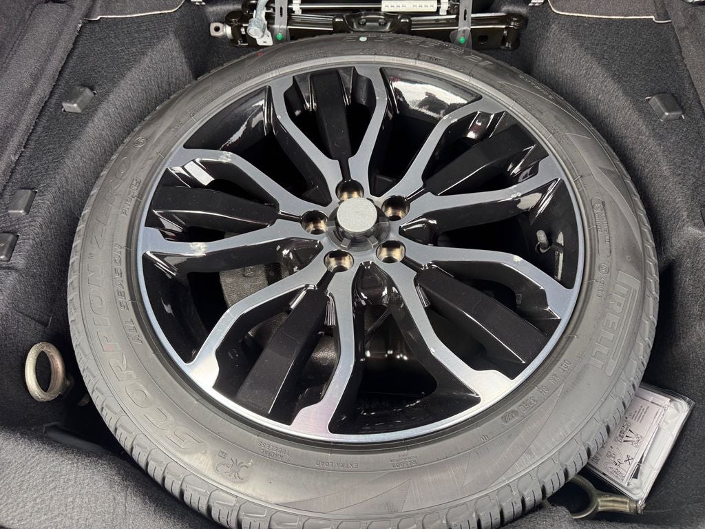 2022 Land Rover Range Rover Sport HSE Silver Edition